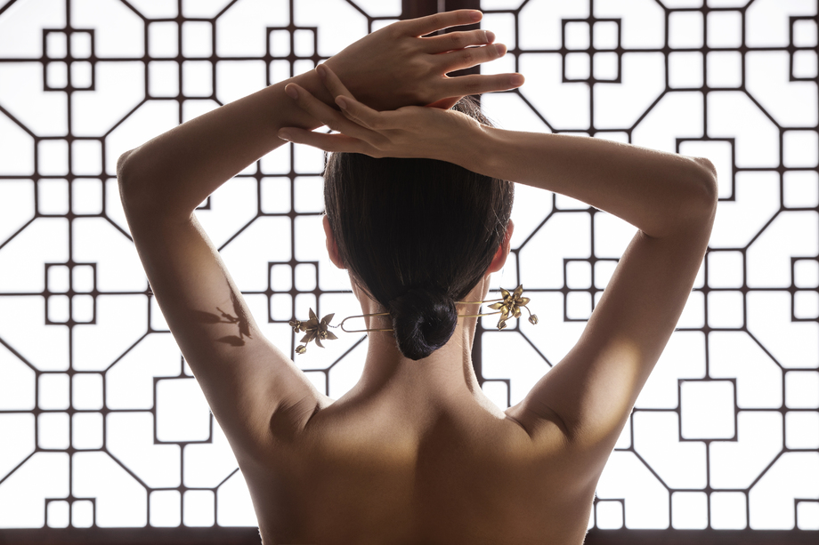 梳着中式发髻跳舞的东方女人图片 梳着中式发髻跳舞的东方女人图片