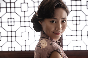 穿旗袍的东方女人图片