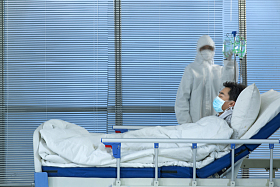 医生和患者在病房