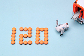 救护车救援病人图片