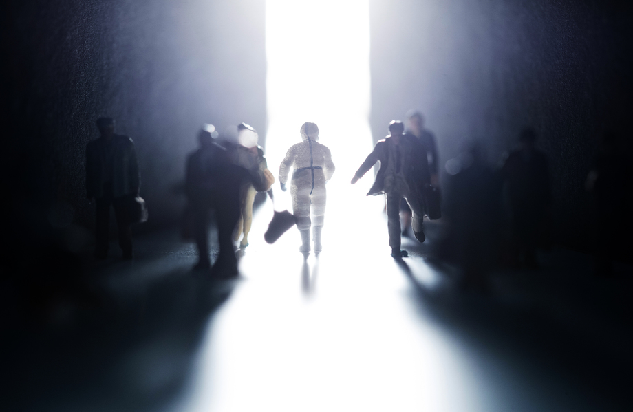 医务工作者和人群逆