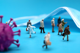 病毒面前医务工作者和人群逆