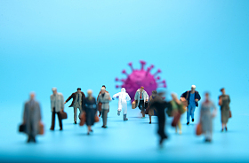 病毒面前医务工作者和人群逆