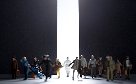 医务工作者和人群逆