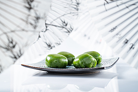 油纸伞和青团图片