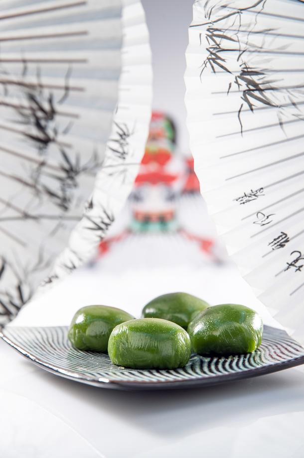 油纸伞风筝和青团图片 油纸伞风筝和青团图片