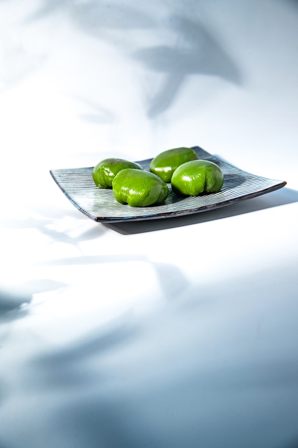 竹影和一盘青团 竹影和一盘青团