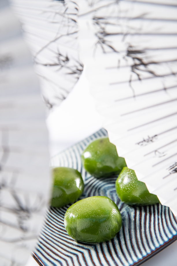 油纸伞下的青团 油纸伞下的青团