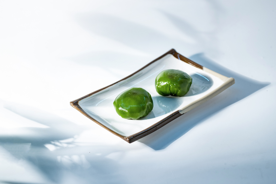 竹影和一盘青团图片 竹影和一盘青团图片