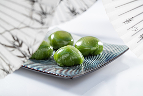 油纸伞和青团图片