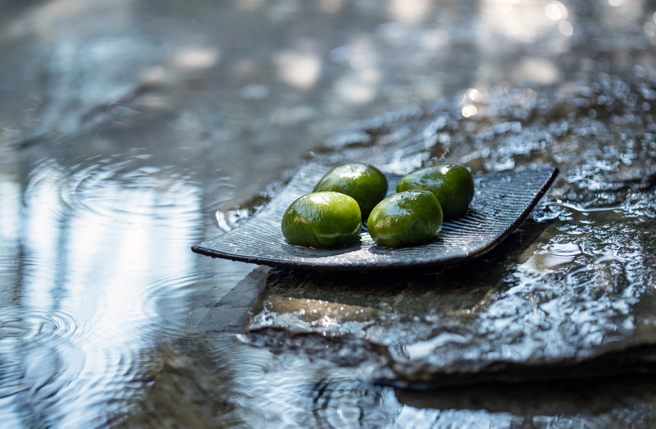 水面上的青团 水面上的青团