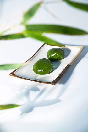 竹叶和青团图片