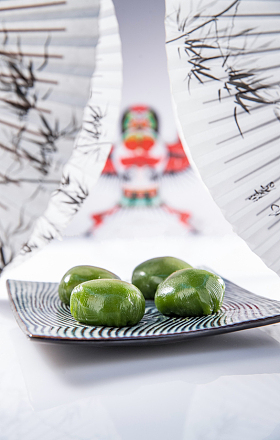 油纸伞风筝和青团