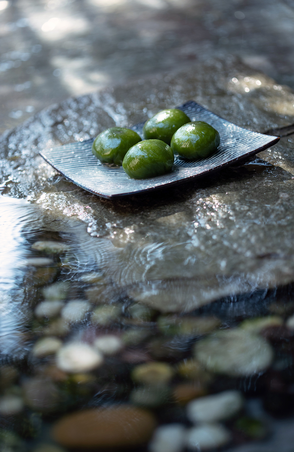 水面上的青团 水面上的青团