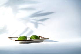 竹叶影子和两个青团