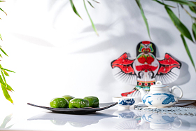 竹叶下和风筝青团茶具图片