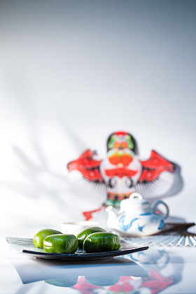 青团风筝和茶具
