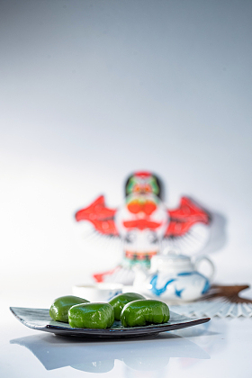 青团风筝和茶具图片