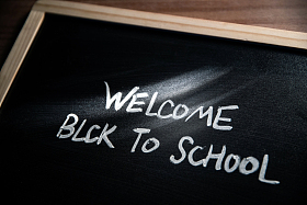 黑板上的英文单词照片