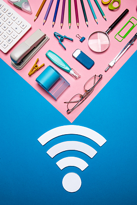 办公用品和信号符号照片