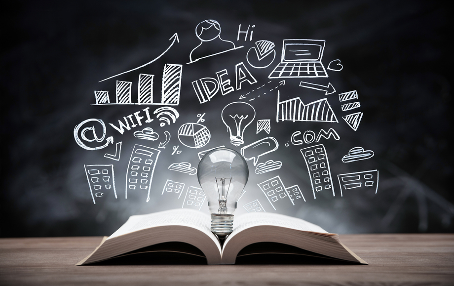 黑板画和打开的书和灯泡