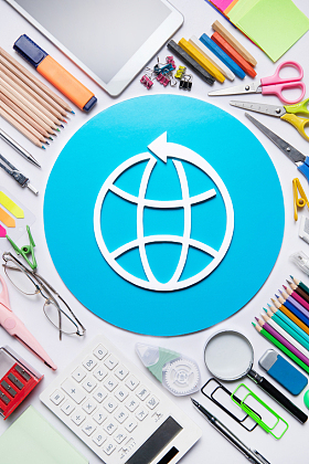 办公用品和互联网连接标志图片