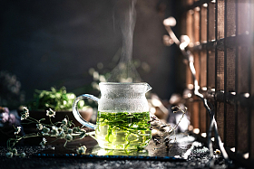 一杯绿茶图片