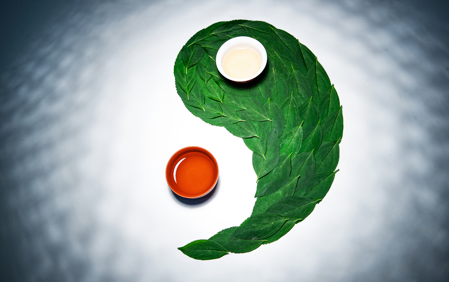 茶叶和茶杯组成的太极图案 茶叶和茶杯组成的太极图案