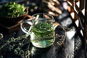 一杯绿茶图片