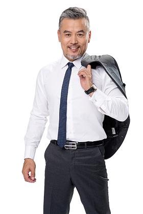 披着西服的商务中老年男士照片