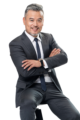 自信的商务男士图片