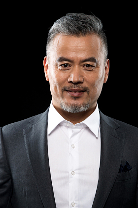 自信的商务男士肖像