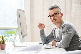 室内资深设计师办公肖像