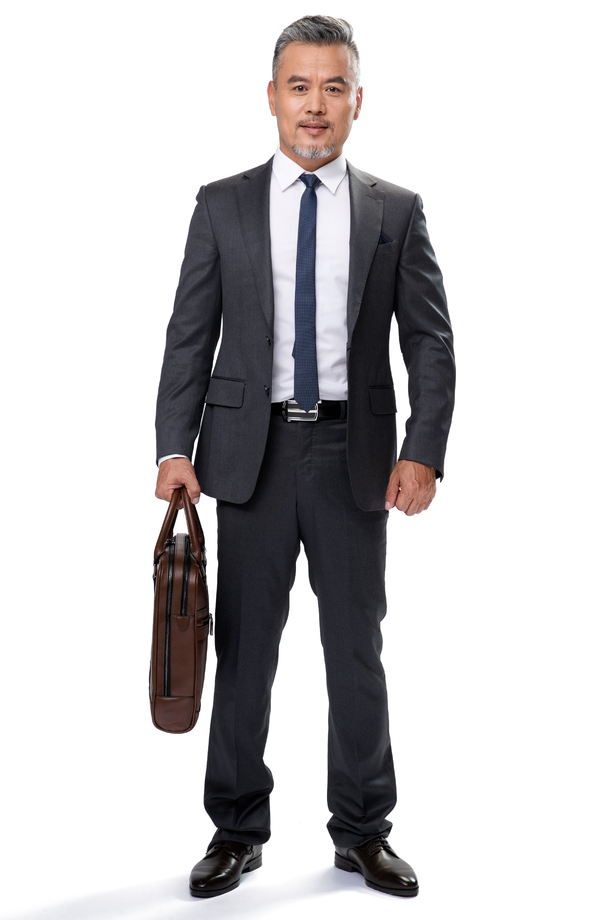 自信的商务男士上班图片