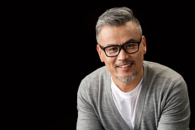 快乐的中老年男士肖像