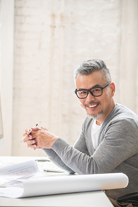 室内资深设计师办公肖像