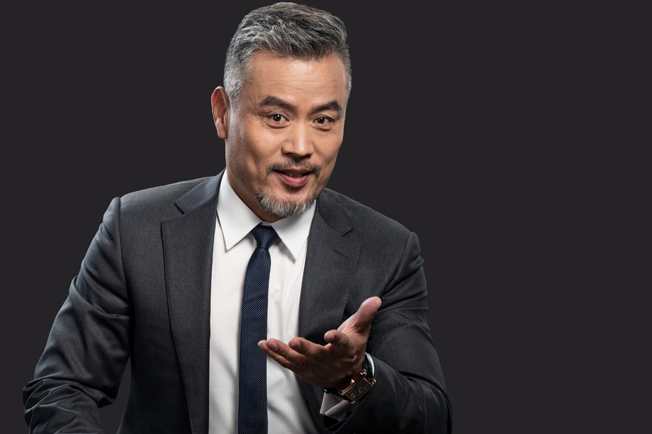 做手势的商务男士照片 做手势的商务男士照片