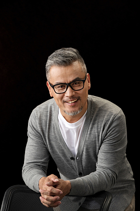 快乐的中老年男士肖像图片