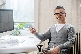 资深设计师办公肖像