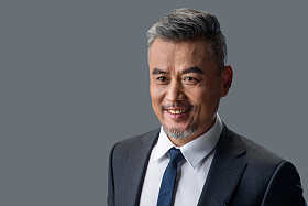 自信成熟的商务男士