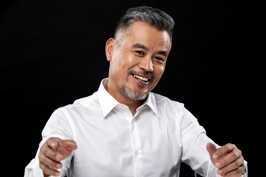 快乐的商务中老年男士