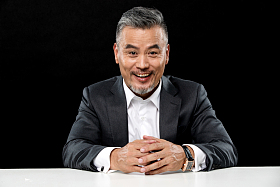 快乐成熟的商务男士图片