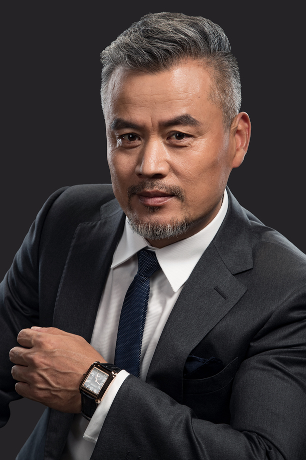 成功的商务男士肖像图片 成功的商务男士肖像图片