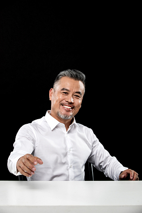 快乐的商务中老年男士图片