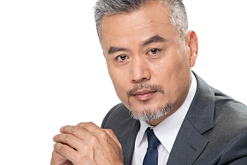 成熟男士特写肖像