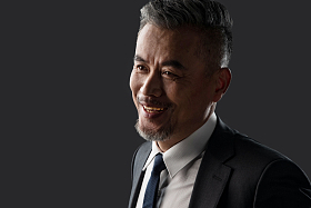 自信成熟的商务男士