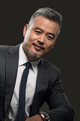 成功的商务男士肖像照片