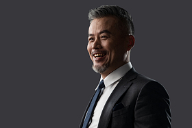 快乐成熟的商务男士