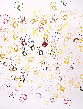 画满手印的墙壁图片