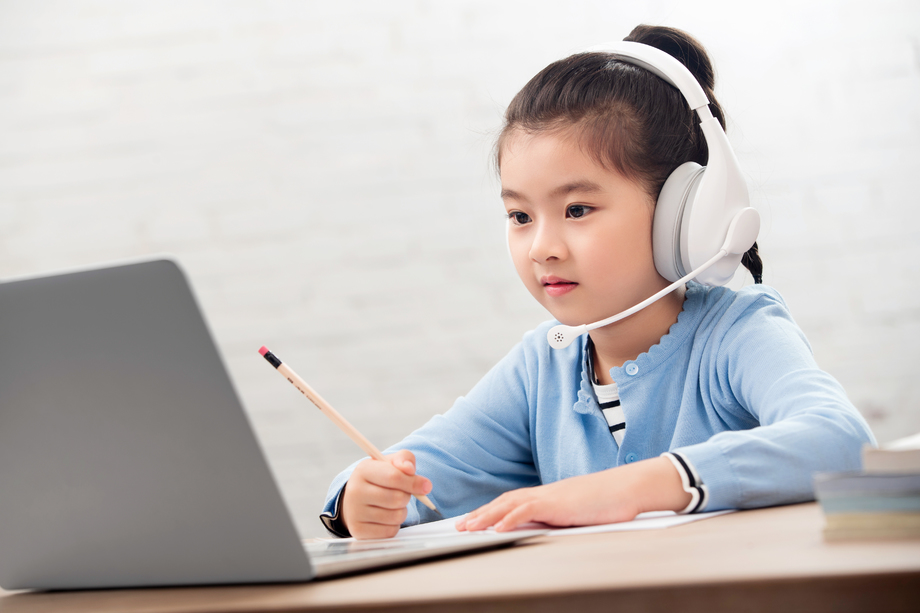 小学女生在线学习